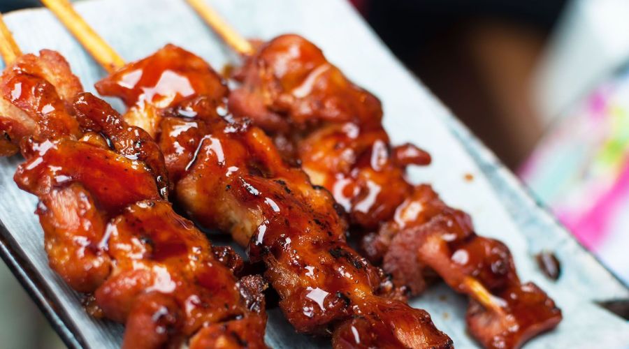 Grillade kycklingspett